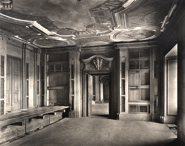 Ivory Cabinet in the Berlin  Kunstkammer, Room 989, photo- graph from 1930.Staatliche Museen zu Berlin, Zentralarchiv, Ident.Nr. ZA 2.20./01260.