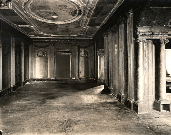 | View of the former Model Cabinet of the Kunstkammer in the Berlin Palace, photo by Gustav Schwarz, late 1920s. Staatliche Museen zu Berlin, Zentralarchiv, Ident.Nr. ZA 2.20./01266.